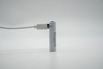 Wat is het verschil tussen oplaadbare lithiumbatterijen en droge batterijen?